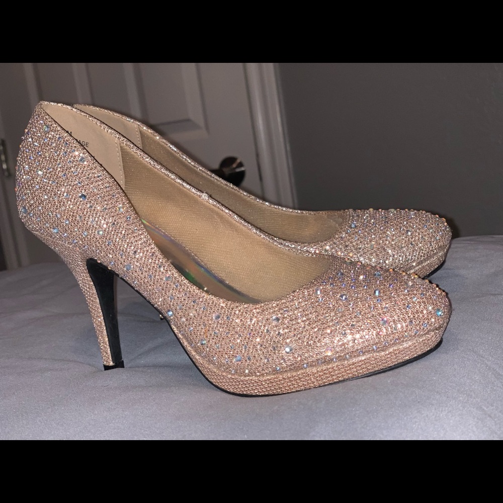 High heels size 7